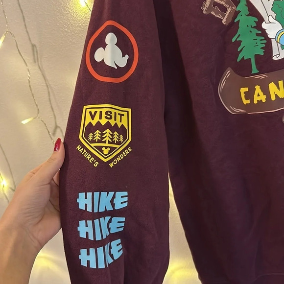 H&M Donald Duck Graphic Crewneck Sweatshirt - Picture 4 of 6